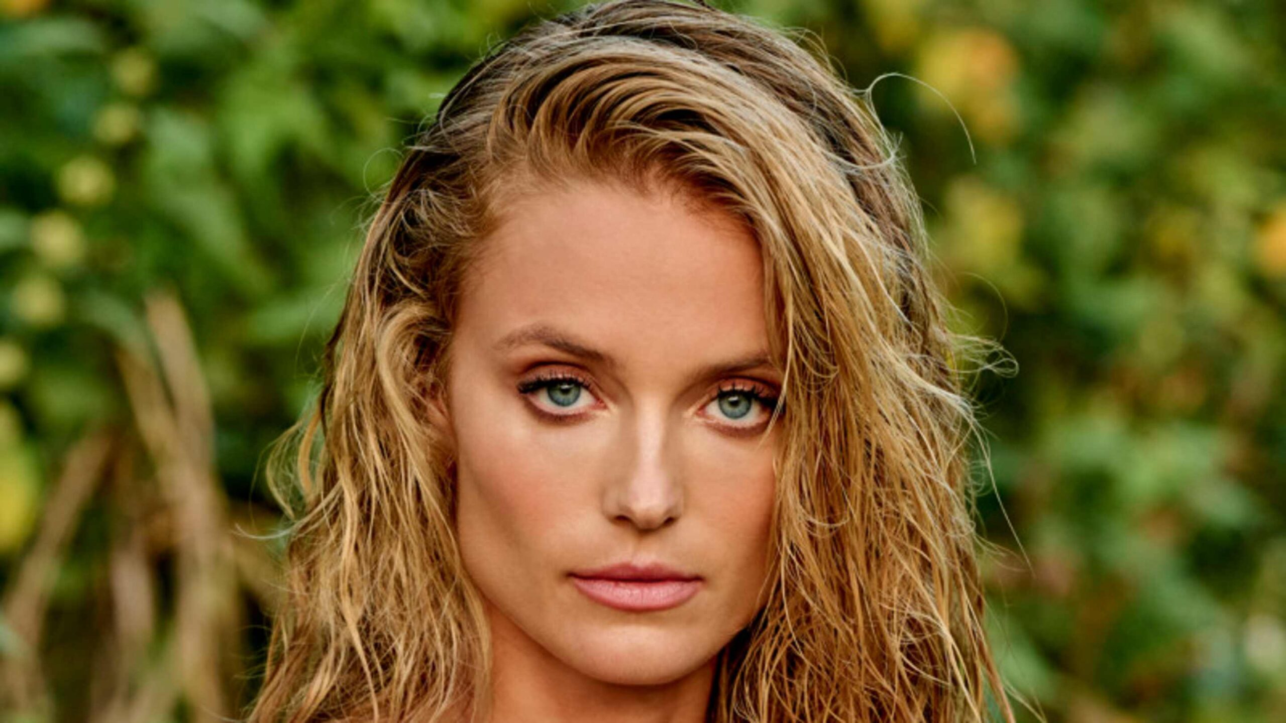 Polka Dots Are Still Having a Moment, and This SI Swimsuit Model Has Perfected the Pattern for Fall