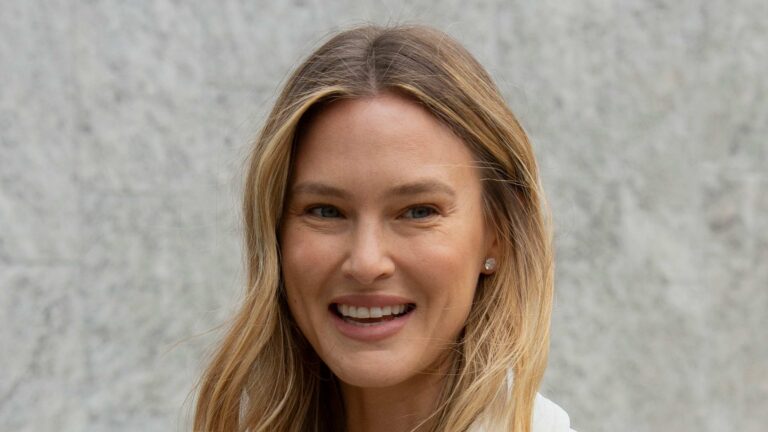 Leopard Print Has Bar Refaeli’s Stamp of Approval for an Afternoon in the Sun