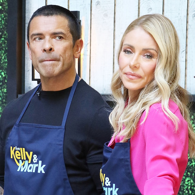 Kelly Ripa, Mark Consuelos Debate Best Time to Eat Thanksgiving Meal