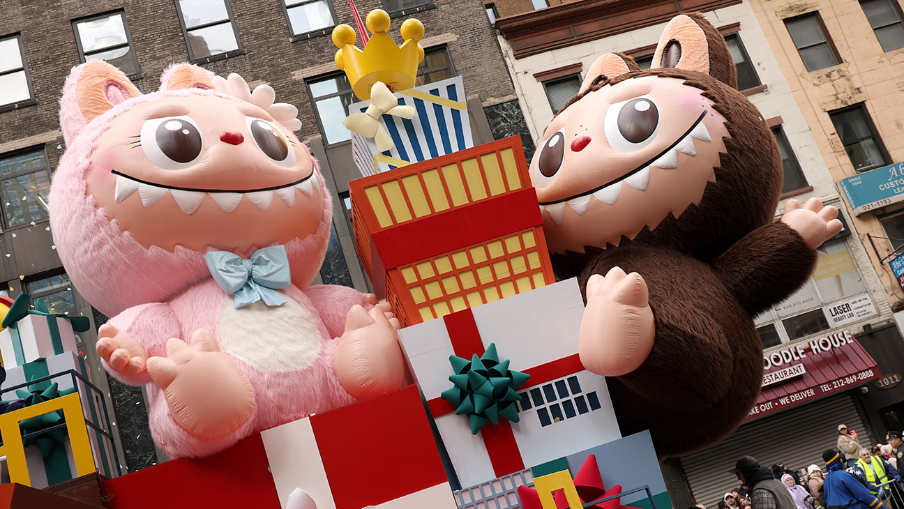 Macy’s Thanksgiving Parade Lineup Gives Nod to Millennial Nostalgia, Internet Culture