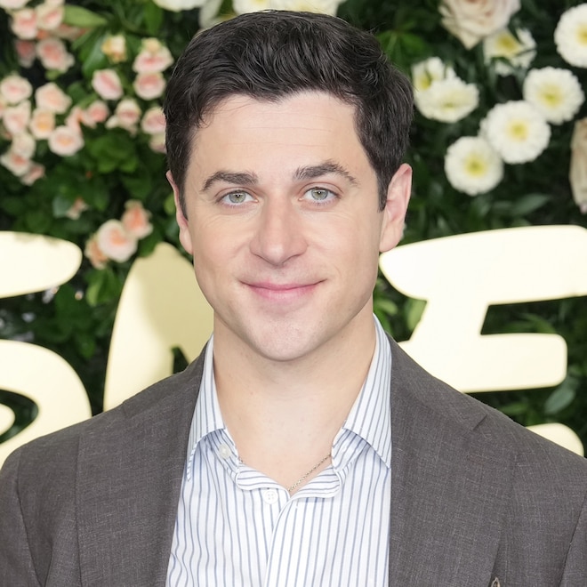 How David Henrie Is Sharing His Italian Holiday Traditions With 3 Kids