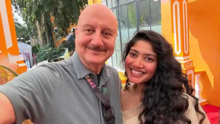 Photo Moment: Anupam Kher and Sai Pallavi Click a Sweet Selfie at IFFI