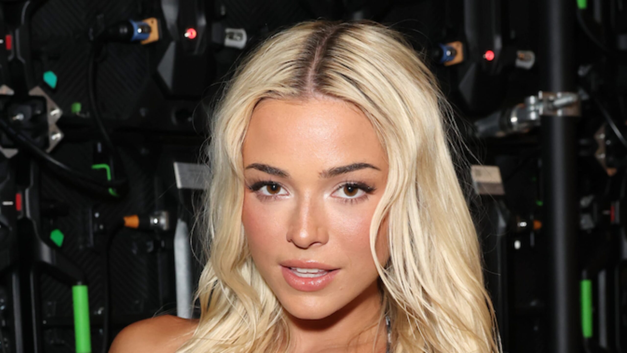 Olivia Dunne Reflects on Eventful 2025 With Photo Drop Featuring Iconic SI Swimsuit Moments