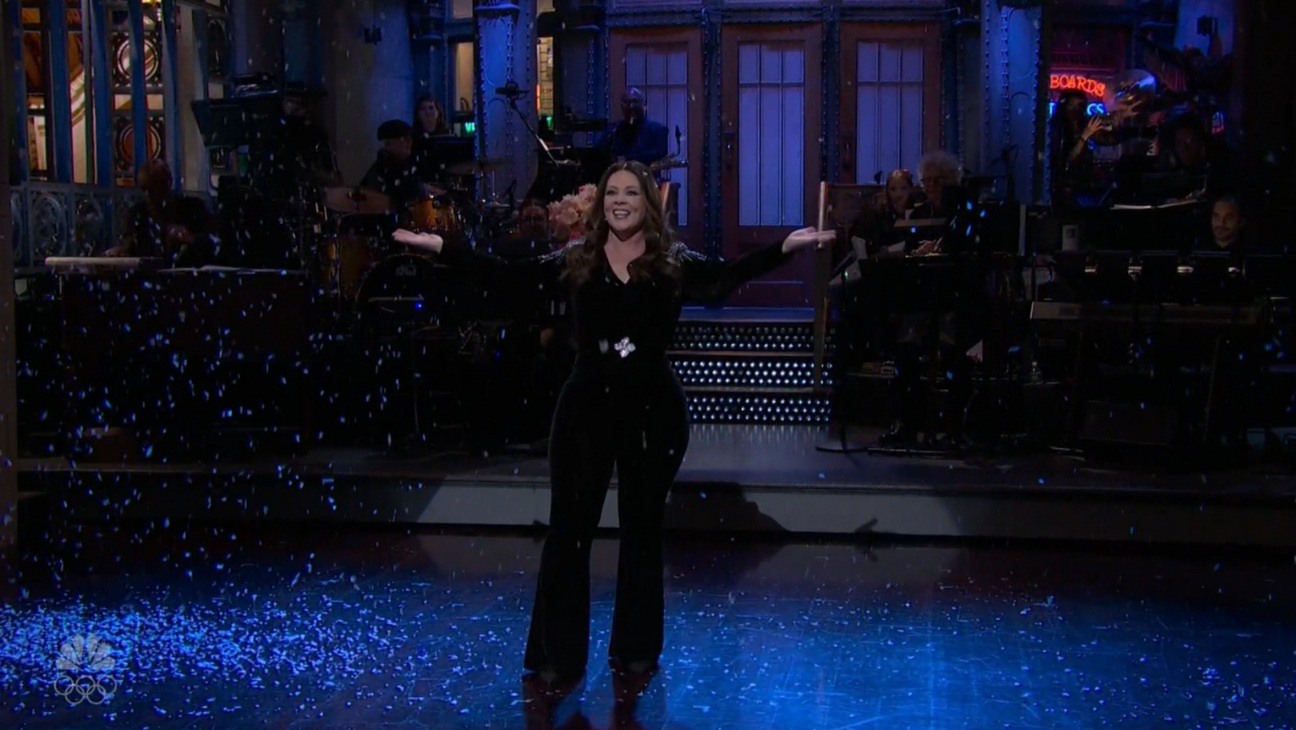 Melissa McCarthy Kicks Off ‘SNL’ With Festive Monologue as She’s Toppled by a Snowstorm
