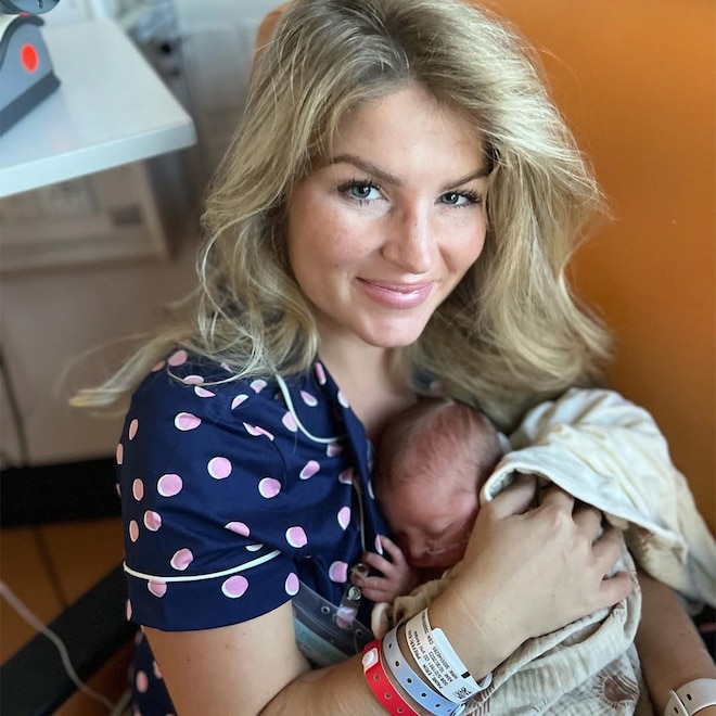 Erin Bates Shares Glimpse at Christmas With Family After Sepsis Battle