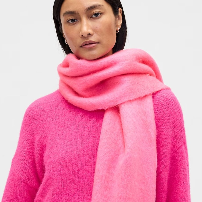 These Gap Last-Minute Gifts Are 60% Off—Starting At 