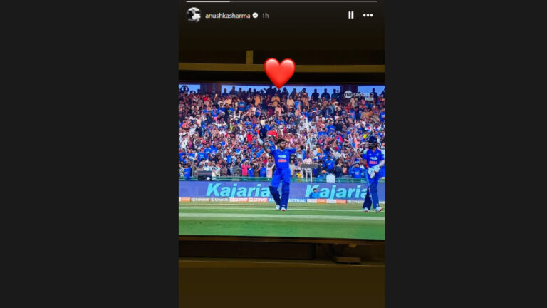 Anushka Sharma Celebrates Virat Kohli’s 84th International Century during IND vs SA 2nd ODI