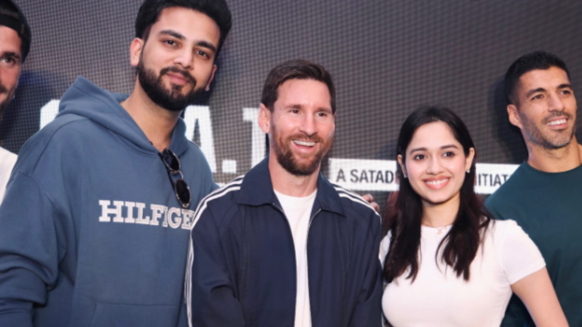 Jannat Zubair and Elvish Yadav Meet Messi as Football Fever Takes Over India Jannat Zubair and Elvish Yadav Meet Messi as Football Fever Takes Over India