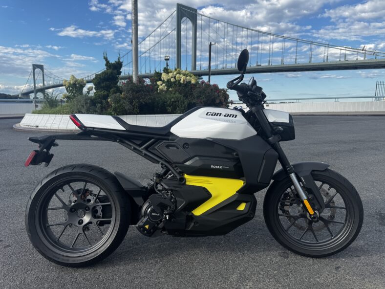 The Can-Am Pulse Is An All-Electric Street Bike That Delivers