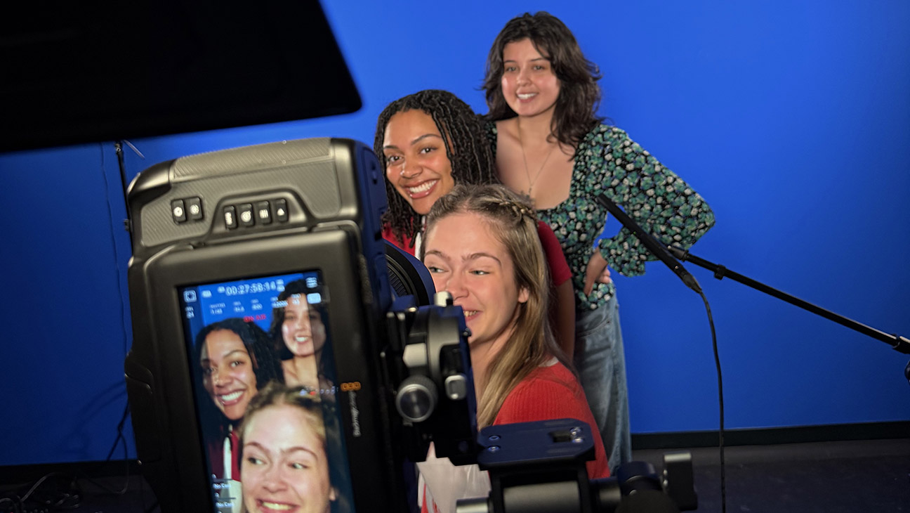 Universities Begin Teaching Microdramas Amid Industry Boom