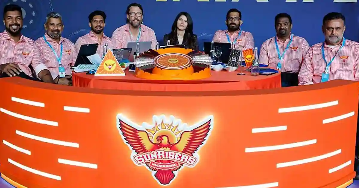 IPL 2026 : SRH ‘స్ట్రాంగెస్ట్ ప్లేయింగ్ XI’ ఇదే.. లివింగ్‌స్టోన్ ఎంట్రీతో జట్టు పటిష్టం!