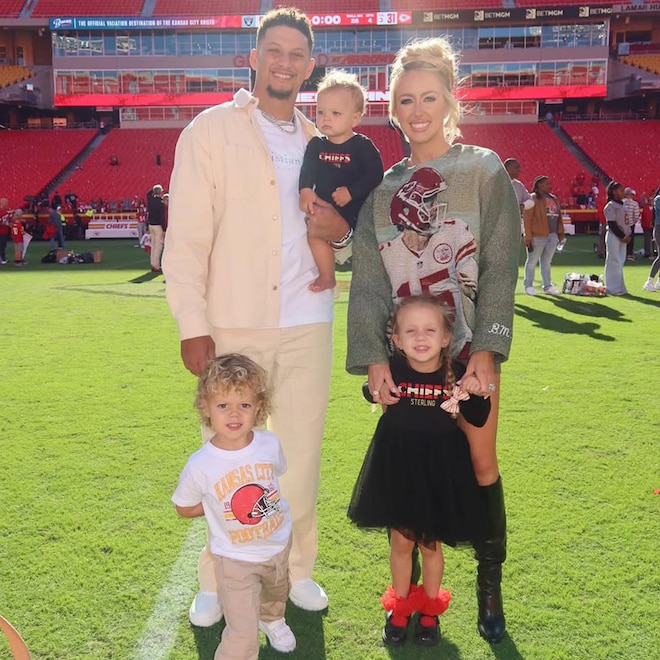 Brittany Mahomes Twins With Her, Patrick Mahomes’ Kids in Holiday Pics