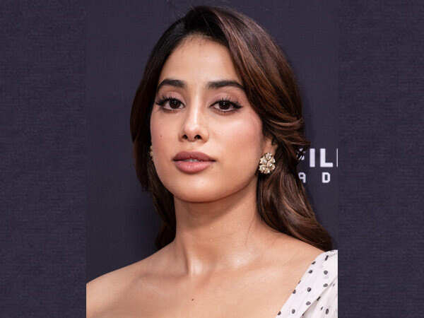 Janhvi Kapoor Slams The Media for Insensitive Coverage of Sridevi and Dharmendraâs Demise
