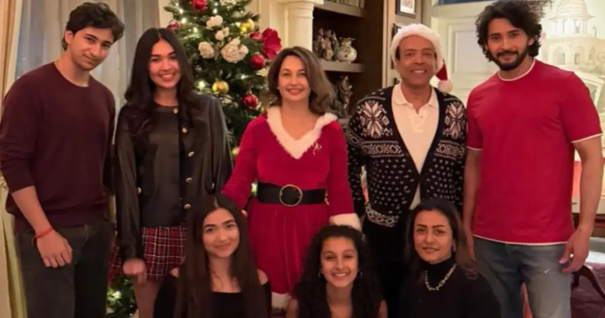 ఫోటో మూమెంట్: మహేష్ స్మార్ట్ లుక్స్.. ఫ్యామిలీతో క్రిస్మస్ వేడుకలు