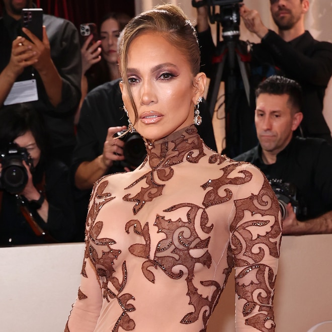 Jennifer Lopez Unveils Nearly-Naked Golden Globes Red Carpet Fashion