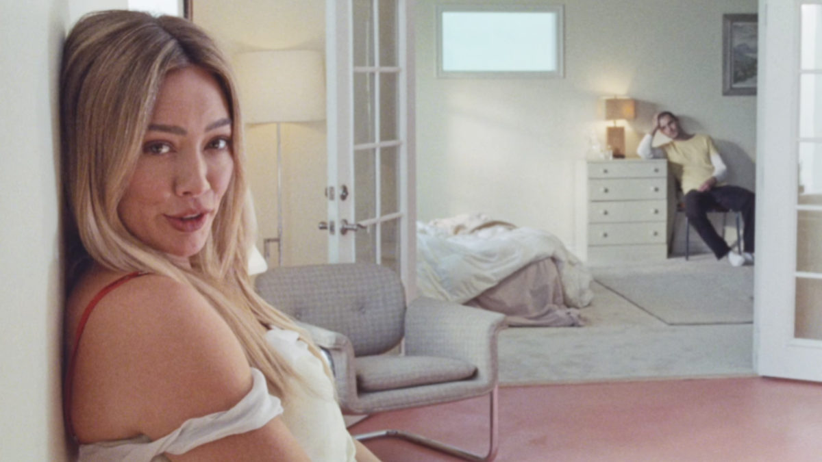 Hilary Duff – Roommates Song Lyrics