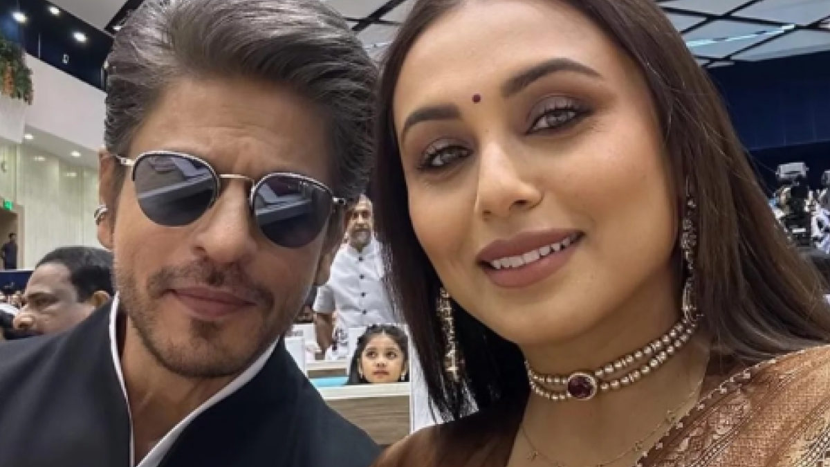 Rani Mukerji Says Shah Rukh Khan Makes Co-Stars Feel Truly Loved Rani Mukerji Says Shah Rukh Khan Makes Co-Stars Feel Truly Loved
