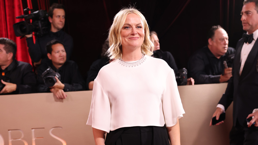 Amy Poehler’s ‘Good Hang’ Wins First Golden Globe for Best Podcast