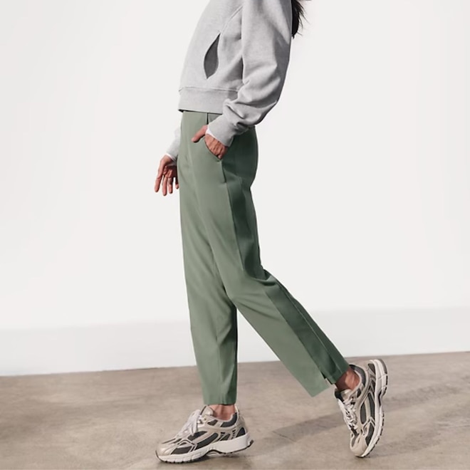 Athleta Sale-on-Sale: Leggings & Pants for 35% Off