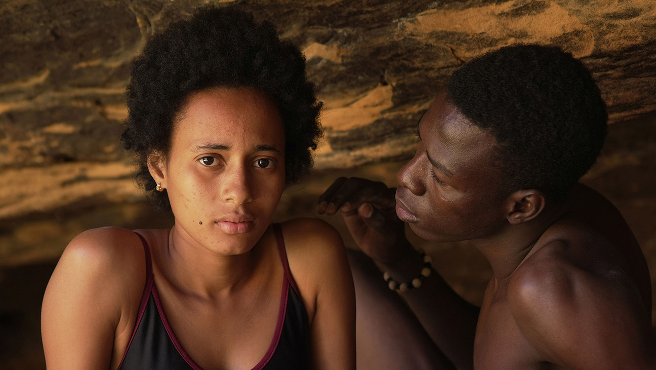 ‘Soumsoum, the Night of the Stars’ Review: A Slow-Burn Mélange of African Folklore and Teen Horror, Set Against a Stunning Desert Backdrop