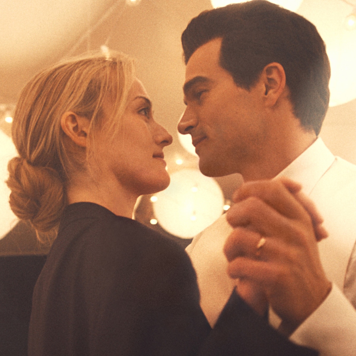 Fact vs. Fiction in Love Story: John F. Kennedy Jr. & Carolyn Bessette