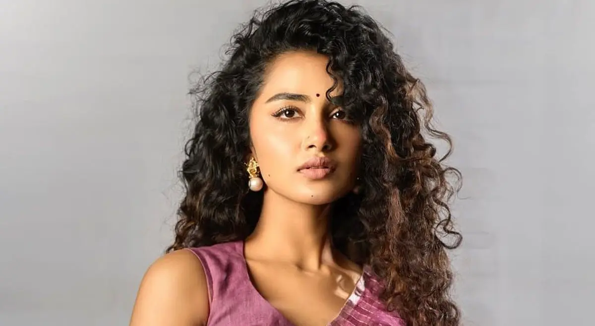 Ess Kay Gee Entertainment & Benchmark Storytellers announce their next with Anupama Parameswaran Ess Kay Gee Entertainment & Benchmark Storytellers announce their next with Anupama Parameswaran