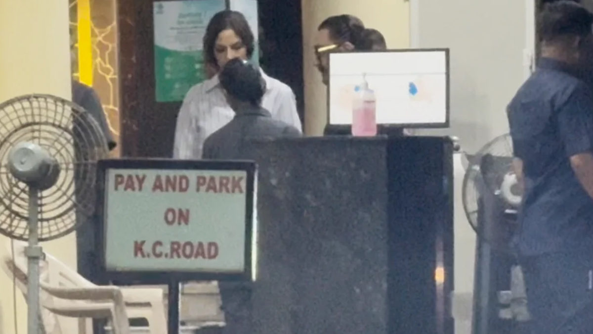 Aamir Khan’s Heartwarming Gesture: He Visits Salim Khan with Gauri Spratt