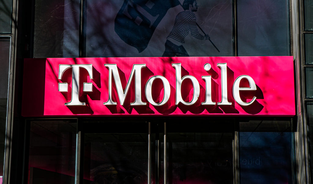 T-Mobile Offering Free iPhone 17 for Customers: Here’s How to Claim the Deal Online
