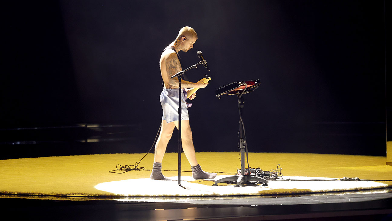 Justin Bieber Returns to the Grammys in Only Shorts and Socks for Raw “Yukon” Performance
