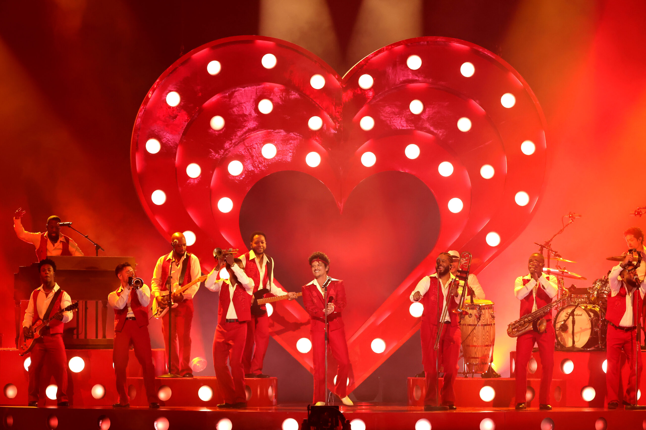 Bruno Mars Brings the Love With Grammy Performance of New Single ‘I Just Might’