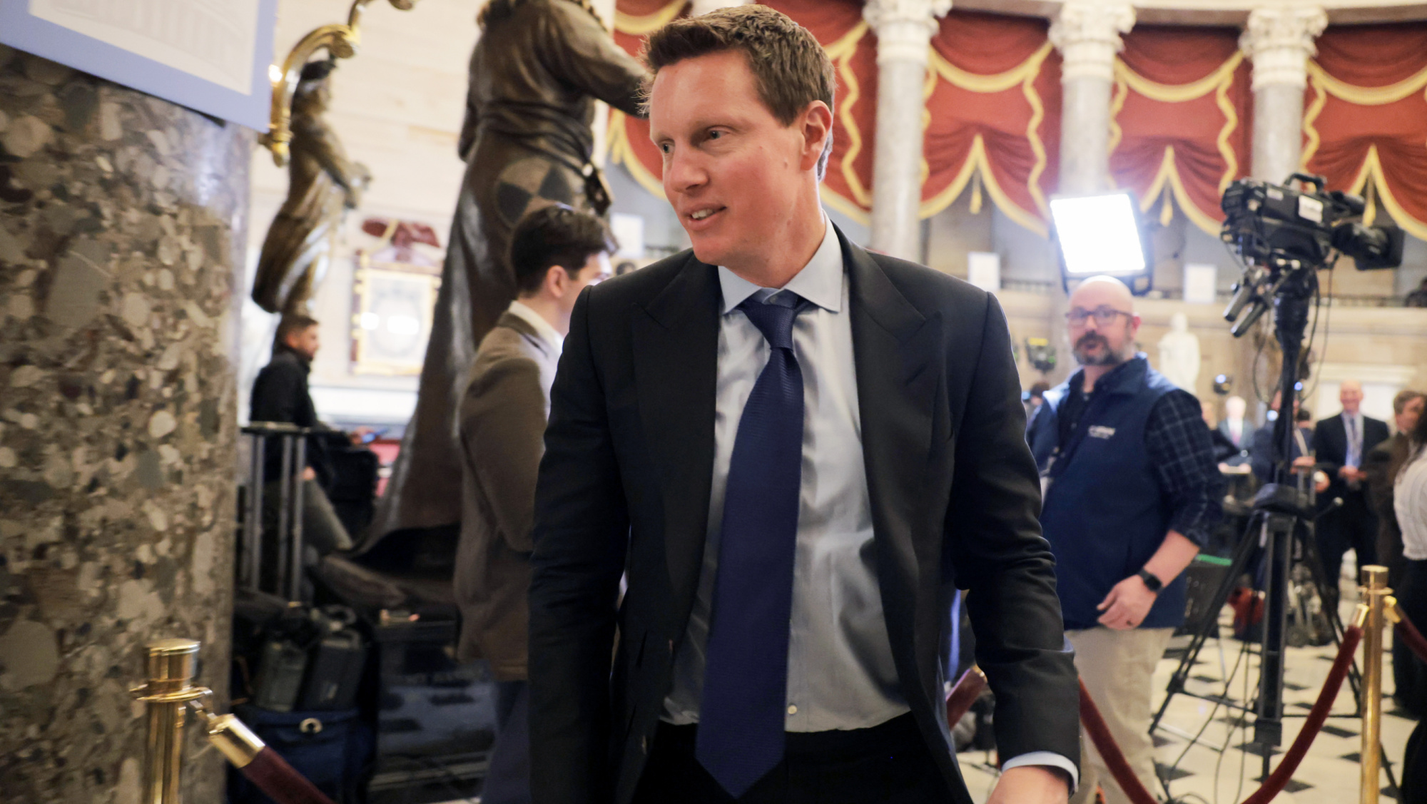 Paramount Stock Price Targets Cut After Earnings, But All Eyes Are on Warner Bros. Chase