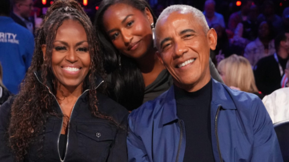 Barack Obama Jokes About Aliens, Internet Immediately Decides the Truth Is Out There