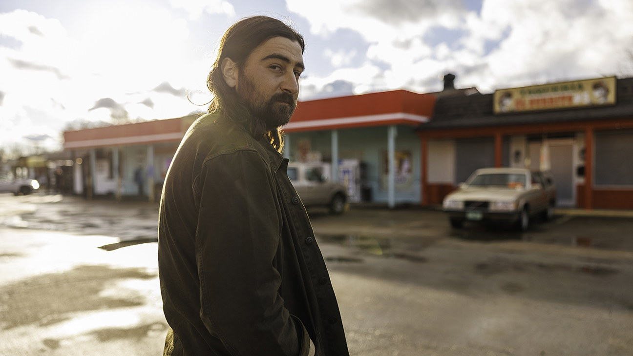 Noah Kahan Debuts “The Great Divide” Music Video and Announces Tour During 2026 Grammys