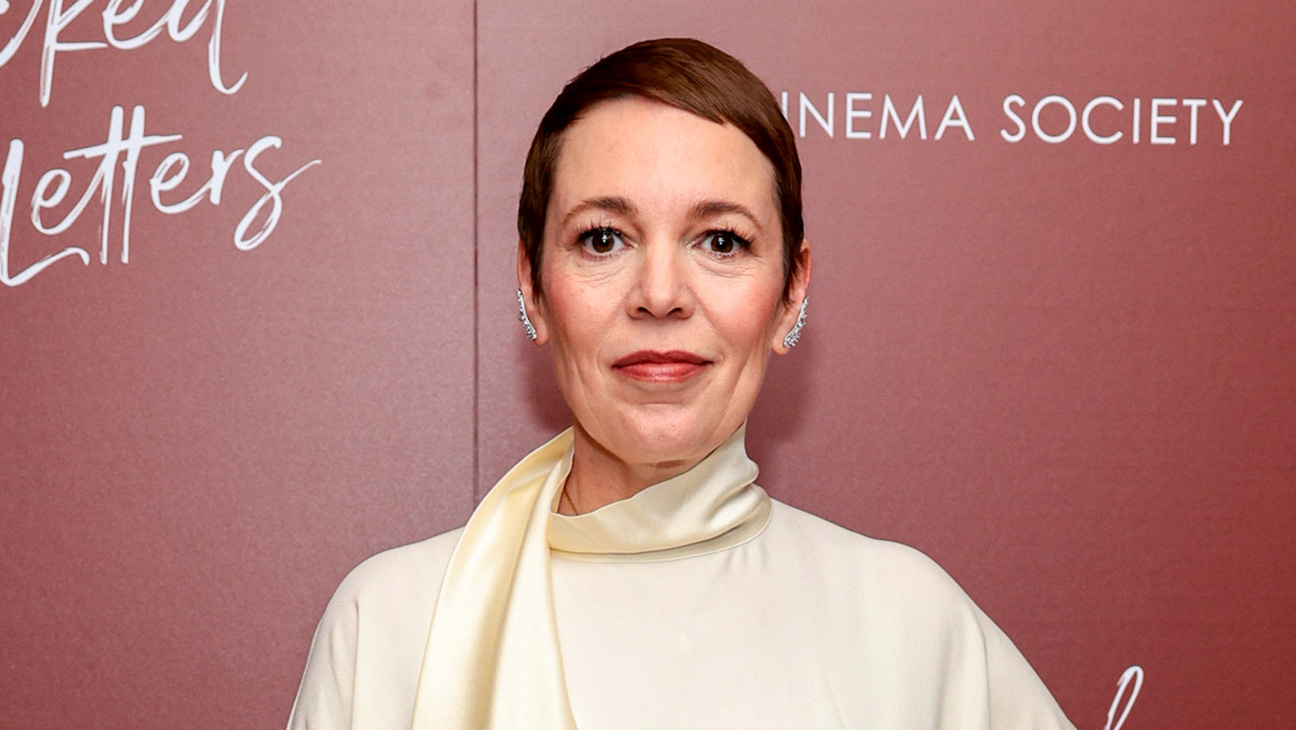 Olivia Colman Opens Up About Never Feeling “Massively Feminine”: “I’ve Always Felt Sort of Nonbinary”