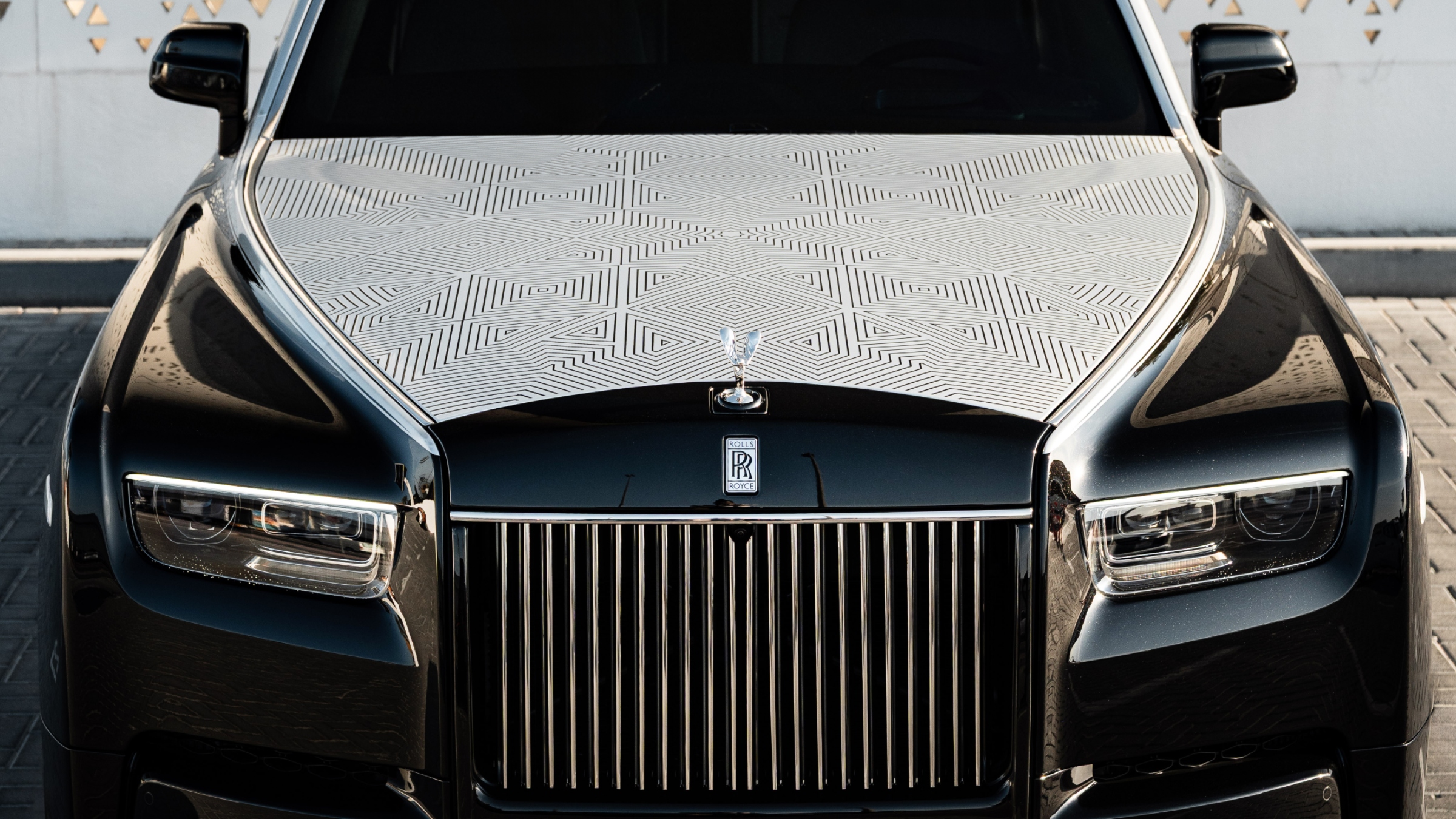 The Rolls-Royce Phantom Arabesque Is The World’s First Laser-Engraved Car