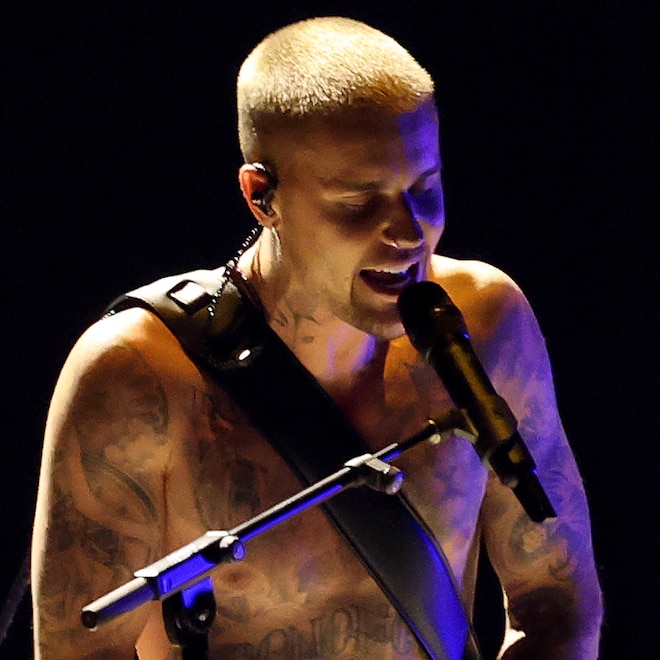 Justin Bieber Is Only Wearing Boxers for Return to Grammys Stage