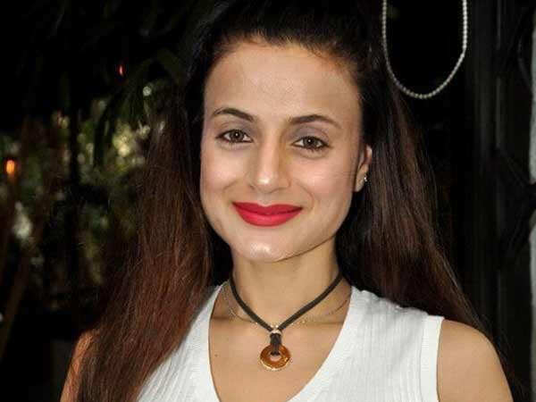 Ameesha Patel Faces Non-bailable Warrant In 2017 Event Dispute Ameesha Patel Faces Non-bailable Warrant In 2017 Event Dispute
