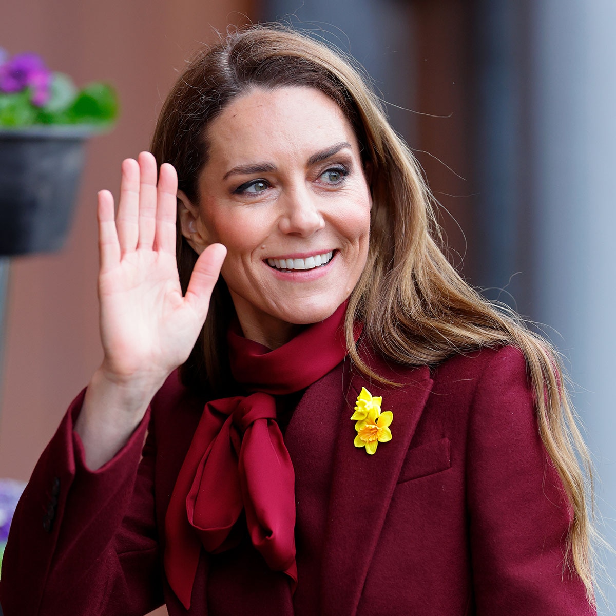 How Kate Middleton Expertly Turned Down Autograph to Follow Royal Rule