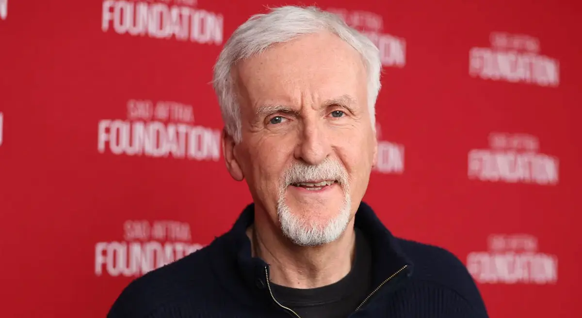 మొద‌టి ఆప్ష‌న్ థియేటర్ ఎక్స్‌పీరియెన్సే  –  జేమ్స్ కామెరూన్