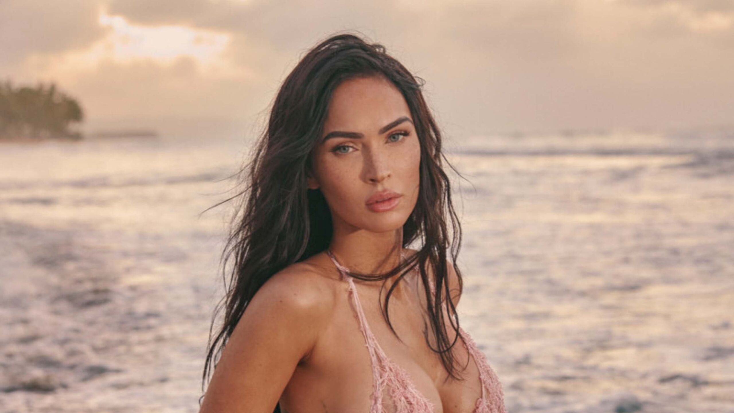 Megan Fox’s Latest Viral Instagram Photos Are a Love Letter to Edgy Y2K Fashion