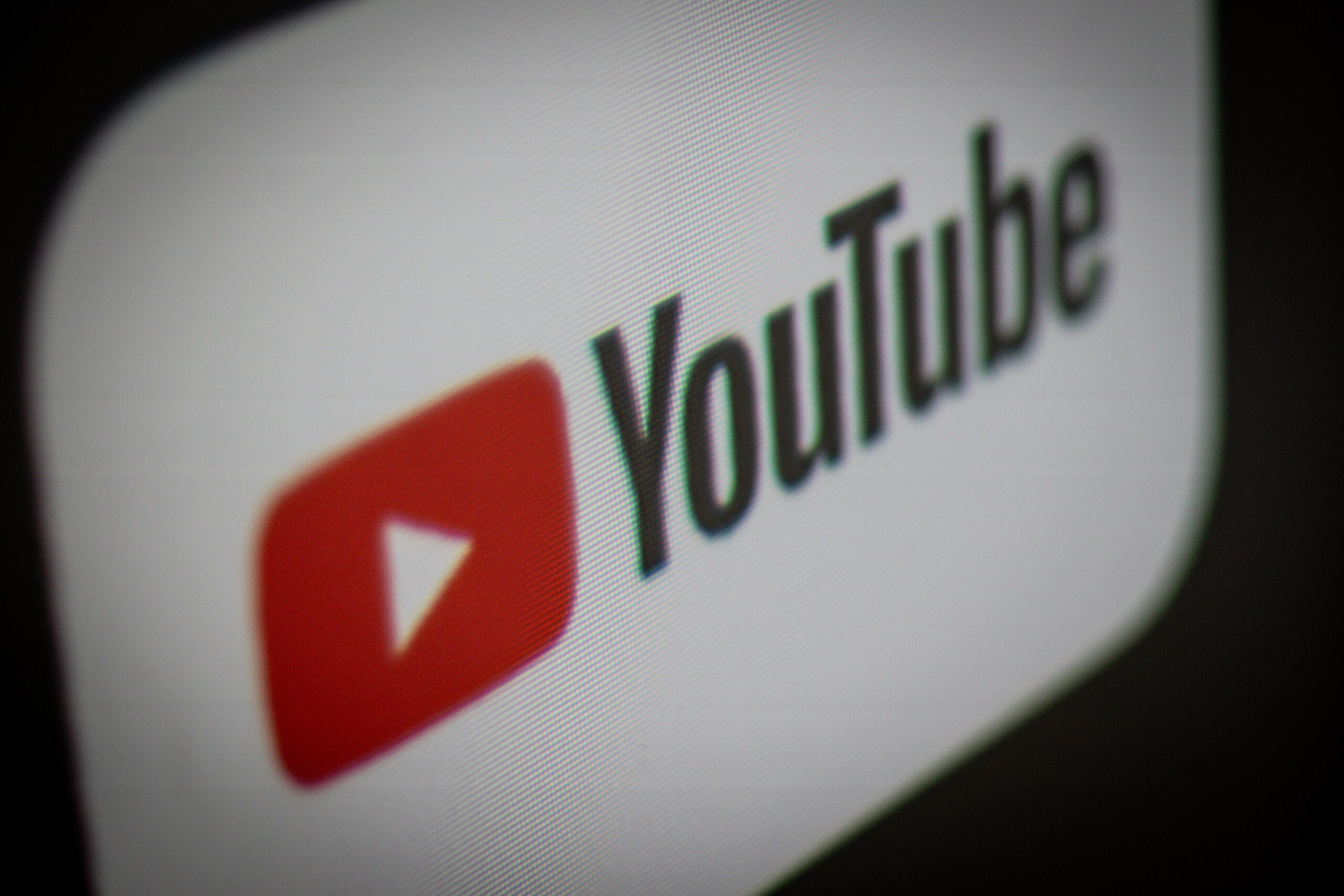 YouTube Gives Political Figures and Journalists Access to AI Deepfake Detection Tool