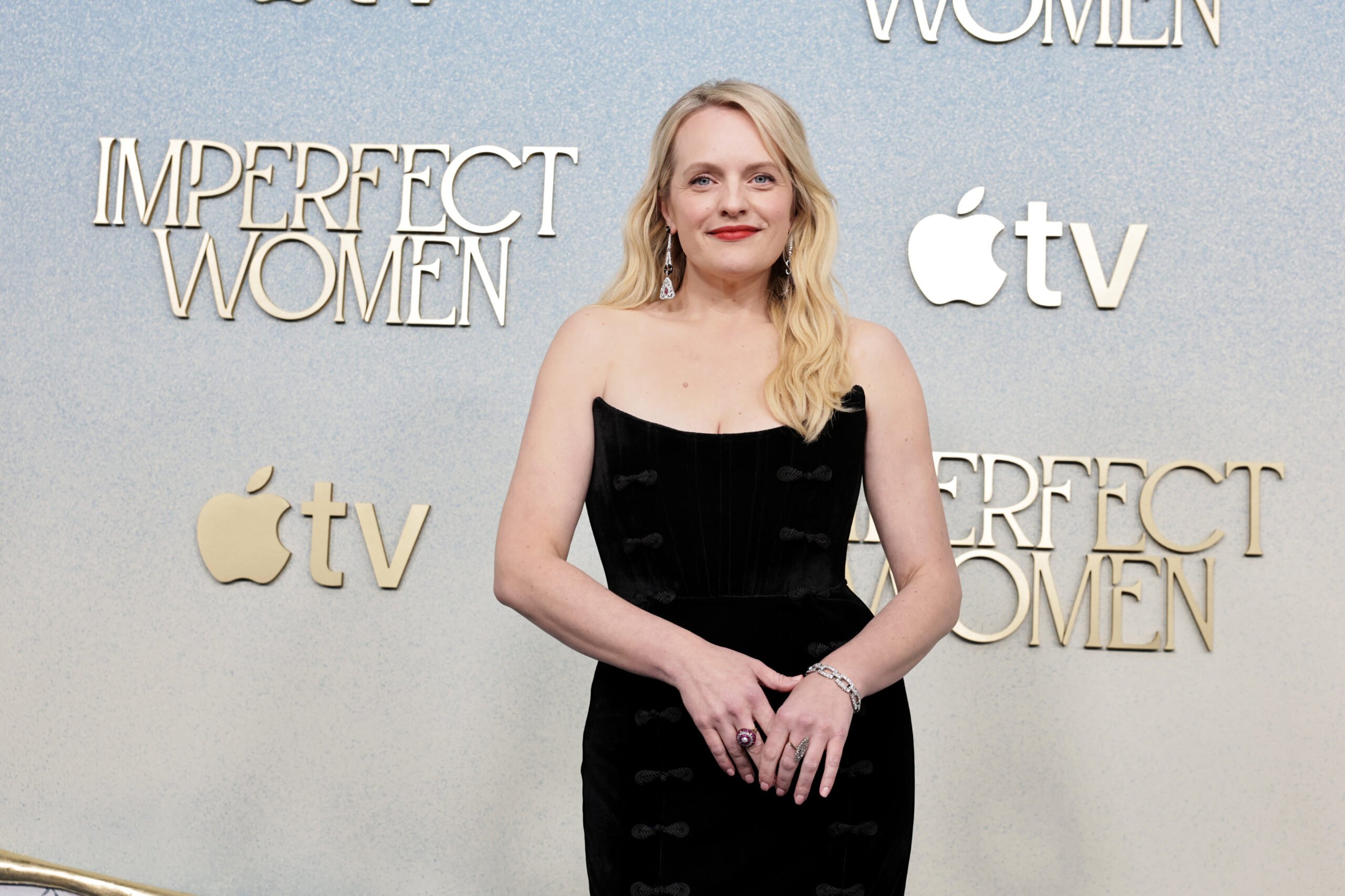 Elisabeth Moss Was Ready for Some Fun After ‘Handmaid’s Tale.’ Cue ‘Imperfect Women’