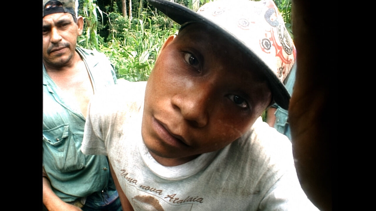 ‘Amazomania’ Reexamines a Decades-Old Film About the First Contact Made With the Korubo Tribe in Brazil and the “White Man’s Gaze”