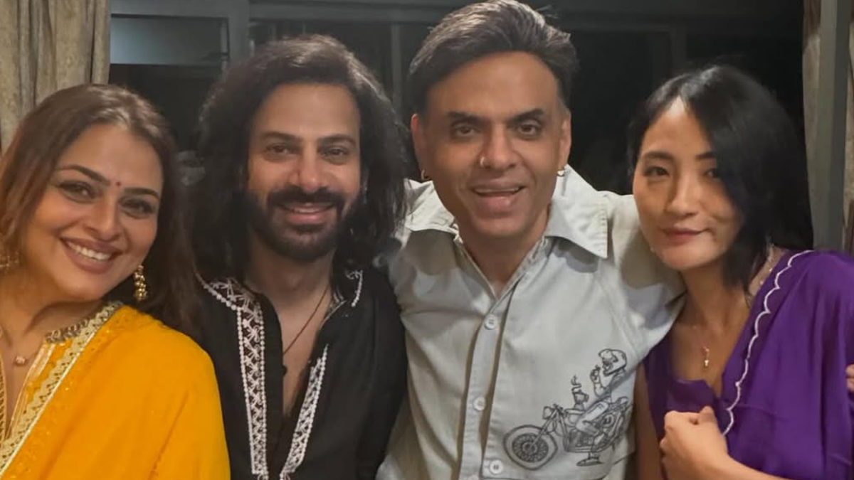 Bigg Boss 18 Vibes: Karan Veer Mehra and Chum Darang’s Iftar Reunion Captured by Shilpa Shirodkar Bigg Boss 18 Vibes: Karan Veer Mehra and Chum Darang’s Iftar Reunion Captured by Shilpa Shirodkar