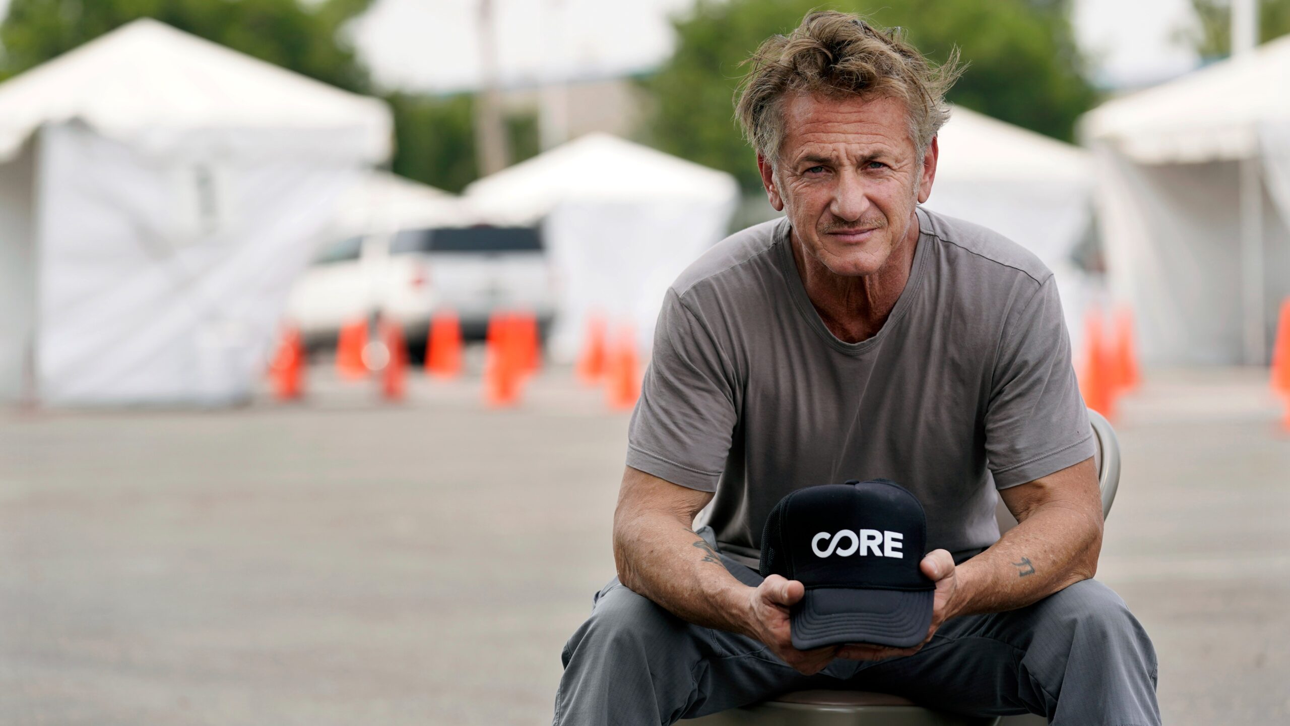 The Mystery of Sean Penn’s Whereabouts on Oscar Night Has Seemingly Been Solved