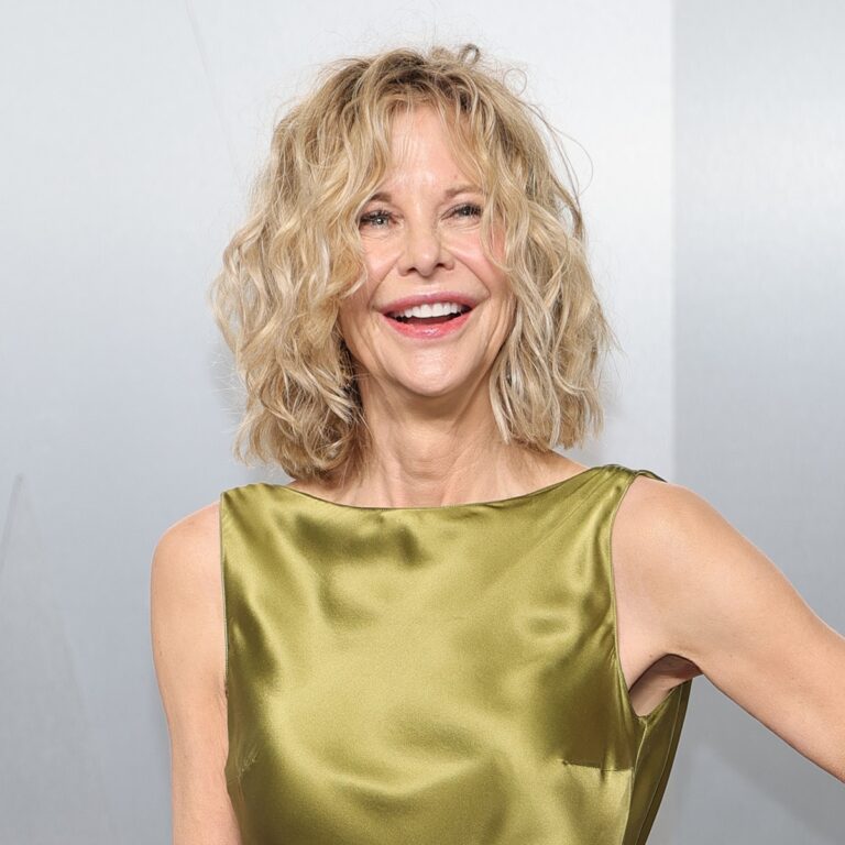 See Meg Ryan’s Rare Red Carpet Appearance at Vanity Fair Oscars Party