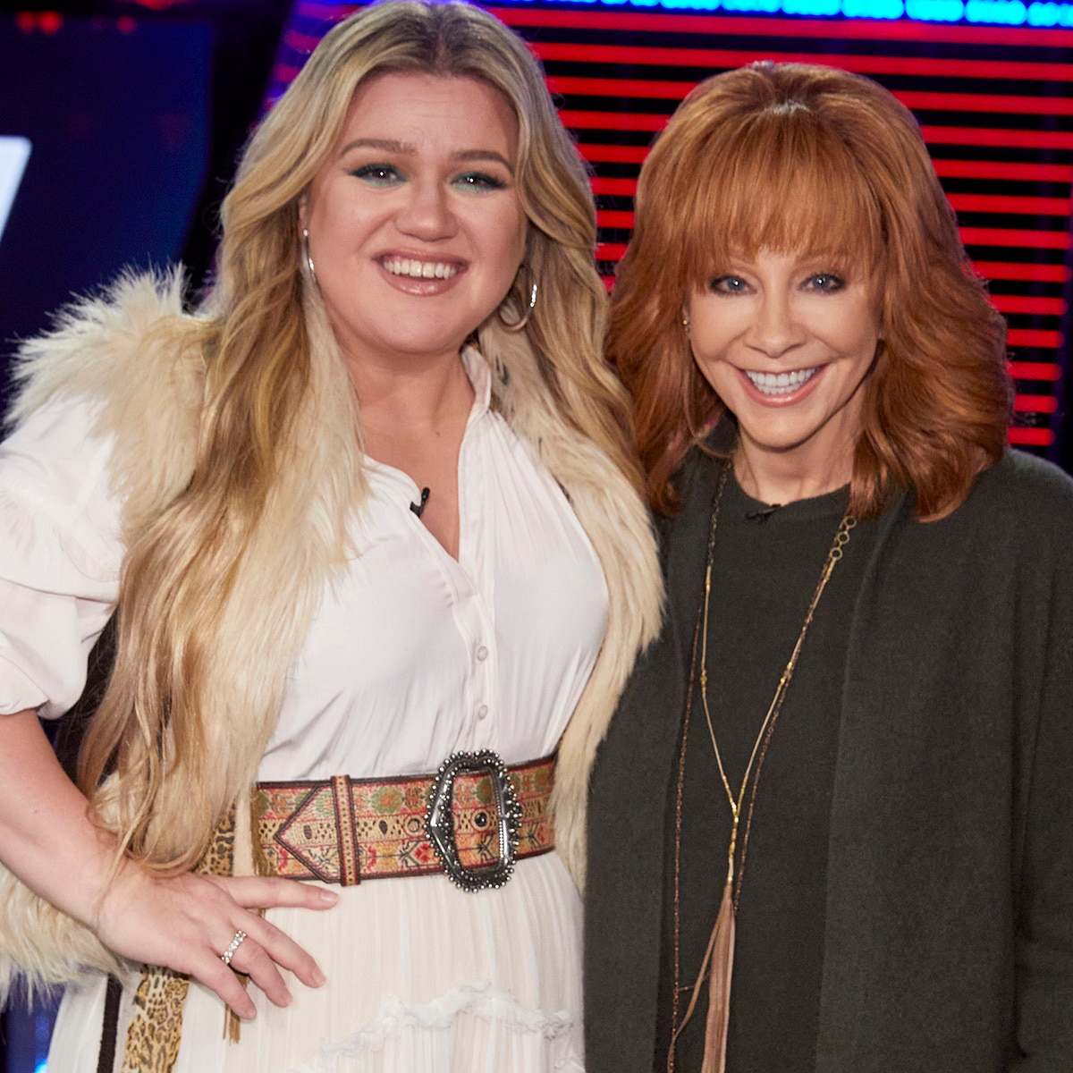 Reba McEntire Hilariously Snubs Kelly Clarkson on The Voice