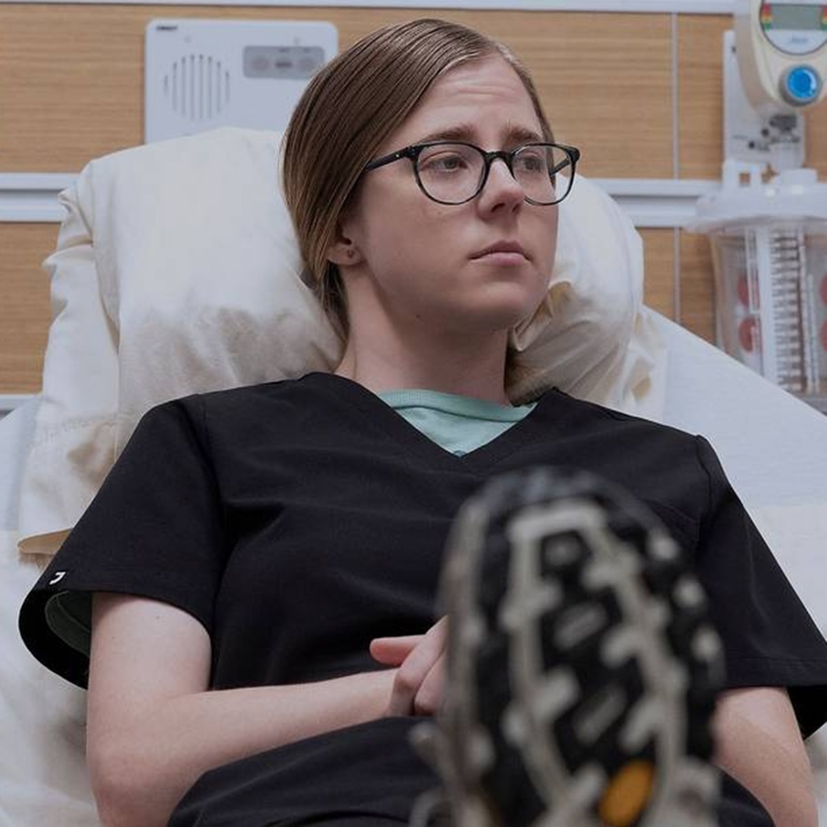 The Pitt’s Taylor Dearden Reveals Why Phones Are Banned on Set